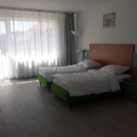 Lema Pokoje Goscinne Skrezeszweo Exterior foto